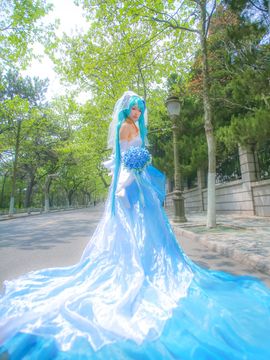 《VOCALOID》miku魔王花嫁 C O S P L A Y_带我走吧，我很乖的 (2)