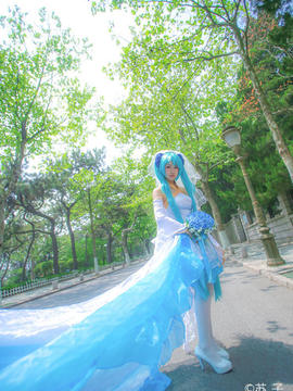《VOCALOID》miku魔王花嫁 C O S P L A Y_带我走吧，我很乖的 (5)