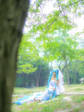 《VOCALOID》miku魔王花嫁 C O S P L A Y_带我走吧，我很乖的 (7)