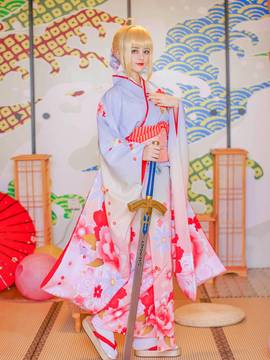 《Fate Stay Night》Saber晴着ver.~吾王和服新年挂画 C O S P L A Y_骑士王Saber晴着鲜艳和服登场 一改往日朴素风格 (6)