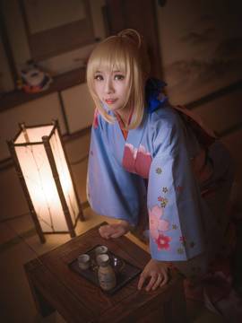 《Fate Stay Night》Saber晴着ver.~吾王和服新年挂画 C O S P L A Y_骑士王Saber晴着鲜艳和服登场 一改往日朴素风格 (19)