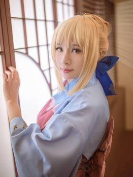 《Fate Stay Night》Saber晴着ver.~吾王和服新年挂画 C O S P L A Y_骑士王Saber晴着鲜艳和服登场 一改往日朴素风格 (24)