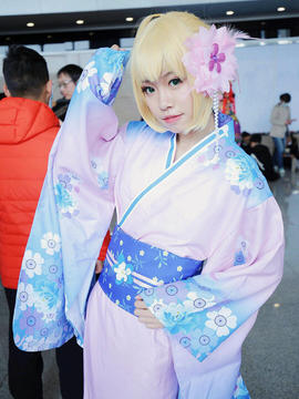 《Fate Stay Night》Saber晴着ver.~吾王和服新年挂画 C O S P L A Y_和服浴衣版萌saber 场照 (4)