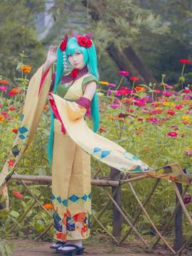 《VOCALOID》初音未来，异国歌姬ver  C O S P L A Y_miku 异国的歌姬 雏菊和服 (15)