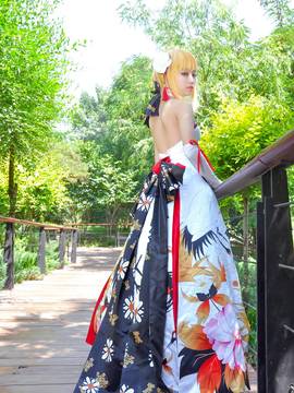 《Fate Grand Order》月刊特典saber&nbsp;&nbsp;C O S P L A Y_saber仙鹤礼服 (2)