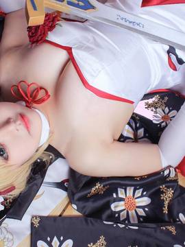 《Fate Grand Order》月刊特典saber&nbsp;&nbsp;C O S P L A Y_saber仙鹤礼服 (13)