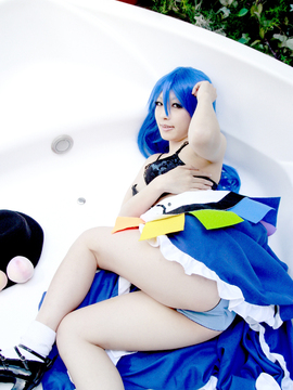 [ReBELLaRT]  東方乙女乱舞vol.002 天然美少女コスプレイヤー『あらい夜魅』のギリギリデジタル写真集「比那名●天子」_180