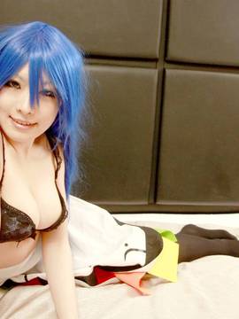 [ReBELLaRT]  東方乙女乱舞vol.002 天然美少女コスプレイヤー『あらい夜魅』のギリギリデジタル写真集「比那名●天子」_250