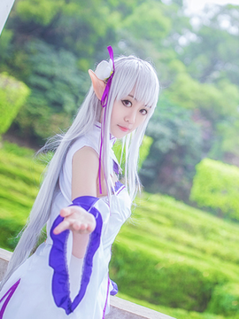 《Re从零开始的异世界生活》艾米莉亚 C O S P L A Y_很文静的爱蜜莉雅碳 (2)