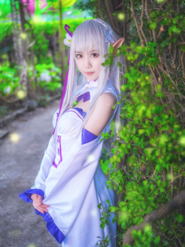 《Re从零开始的异世界生活》艾米莉亚 C O S P L A Y_很文静的爱蜜莉雅碳 (3)